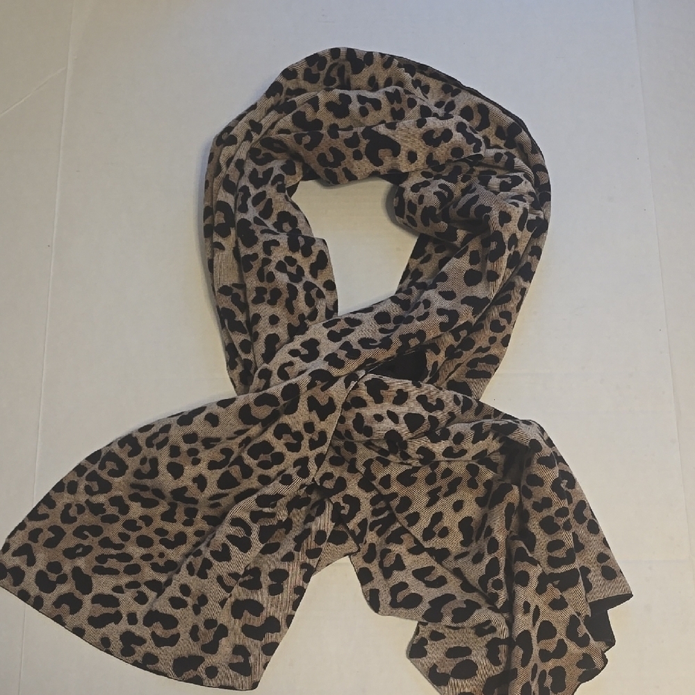 Leopard Women's Scarf